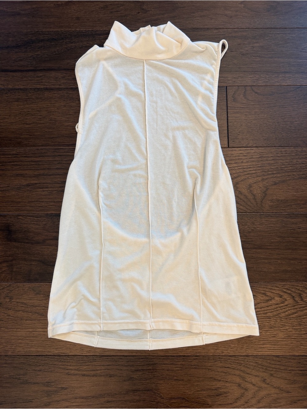 Reformation Off White MockNeck Sleeveless Top Medium - C27-113